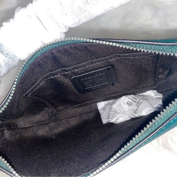 Coach - Picture 9 of 13